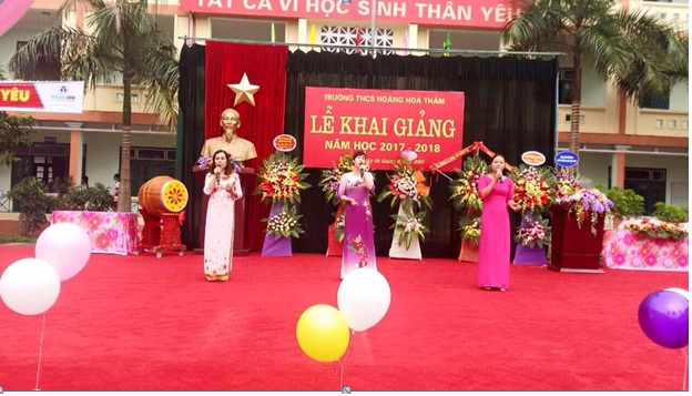 Description: Trong hình ảnh có thể có: một hoặc nhiều người